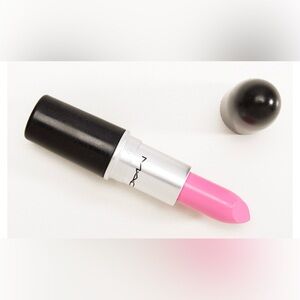 Mac Cremesheen Raspberry Swirl Lipstick